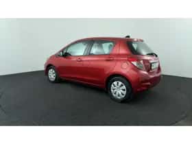 Toyota Yaris (2012) thumbnail 3