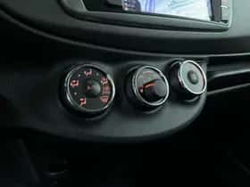 Toyota Yaris (2012) thumbnail 21