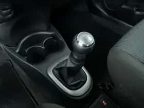Toyota Yaris (2012) thumbnail 22