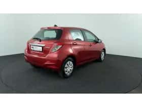 Toyota Yaris (2012) thumbnail 5