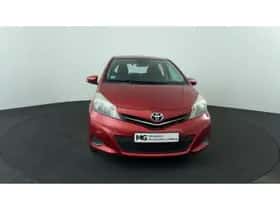 Toyota Yaris (2012) thumbnail 8