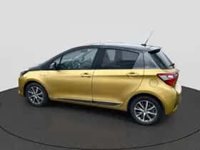 Toyota Yaris (2019) thumbnail 2