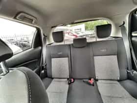Toyota Yaris (2019) thumbnail 13