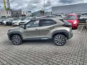 Toyota Yaris Cross (2024) thumbnail 2
