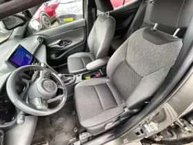 Toyota Yaris Cross (2024) thumbnail 13