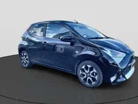 Toyota Aygo (2021) thumbnail 3