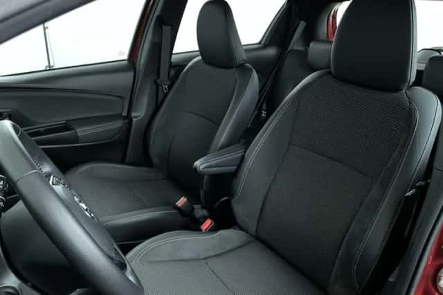 Toyota Yaris (2017) thumbnail 11