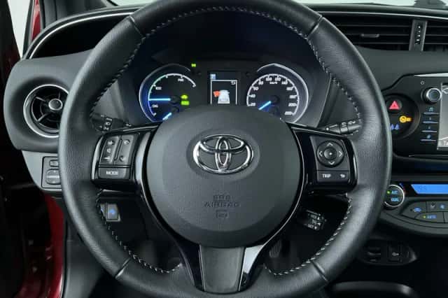 Toyota Yaris (2017) thumbnail 14