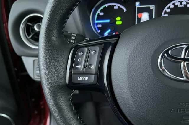 Toyota Yaris (2017) thumbnail 15