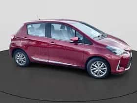 Toyota Yaris (2017) thumbnail 3
