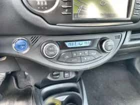 Toyota Yaris (2017) thumbnail 23
