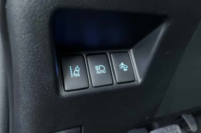 Toyota Yaris (2017) thumbnail 27