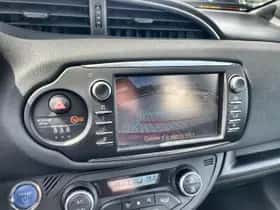 Toyota Yaris (2017) thumbnail 30