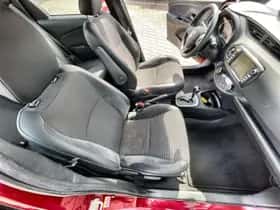 Toyota Yaris (2017) thumbnail 32