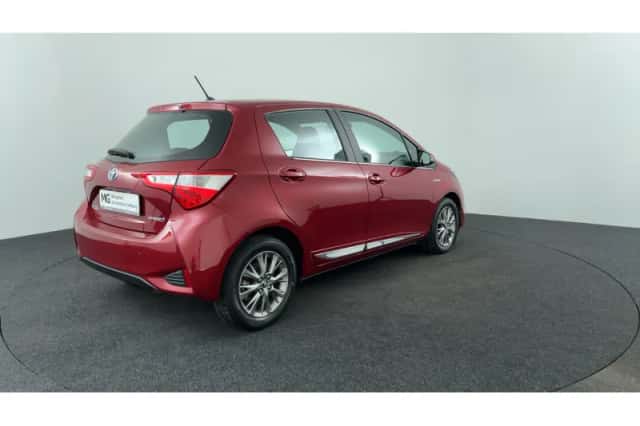Toyota Yaris (2017) thumbnail 5
