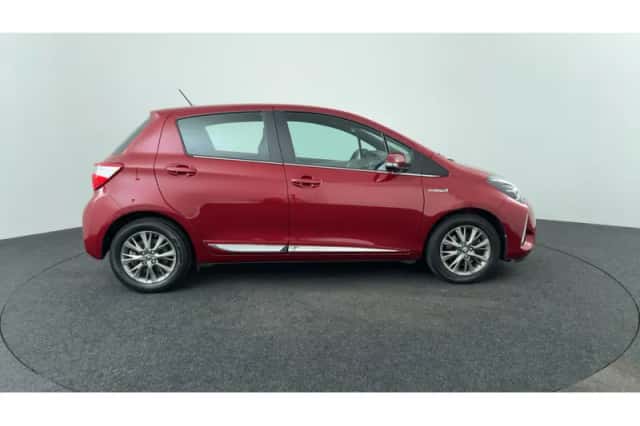 Toyota Yaris (2017) thumbnail 6