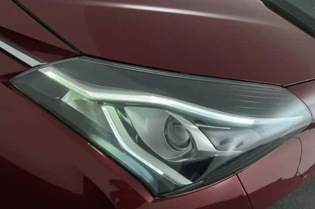 Toyota Yaris (2017) thumbnail 9