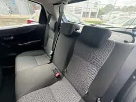 Toyota Yaris (2013) thumbnail 11