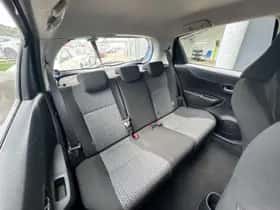 Toyota Yaris (2013) thumbnail 13