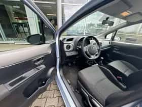 Toyota Yaris (2013) thumbnail 14