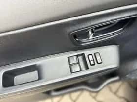 Toyota Yaris (2013) thumbnail 20