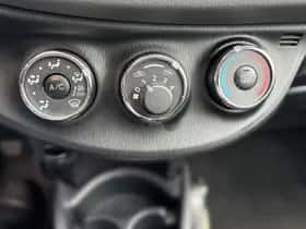 Toyota Yaris (2013) thumbnail 22