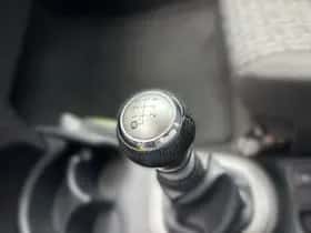 Toyota Yaris (2013) thumbnail 26
