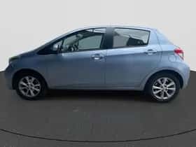 Toyota Yaris (2013) thumbnail 4