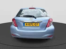 Toyota Yaris (2013) thumbnail 6