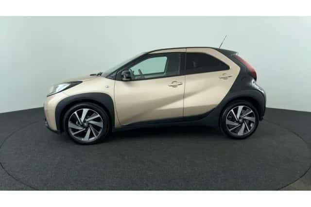 Toyota Aygo X (2022) thumbnail 2