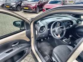 Toyota Aygo X (2022) thumbnail 15