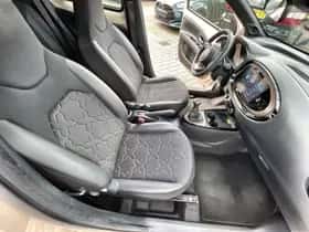 Toyota Aygo X (2022) thumbnail 31