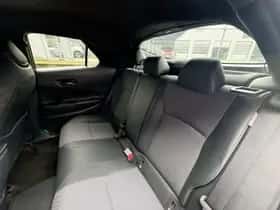 Toyota C-HR (2025) thumbnail 11