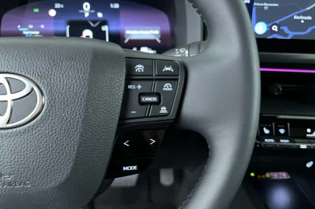 Toyota C-HR (2025) thumbnail 16