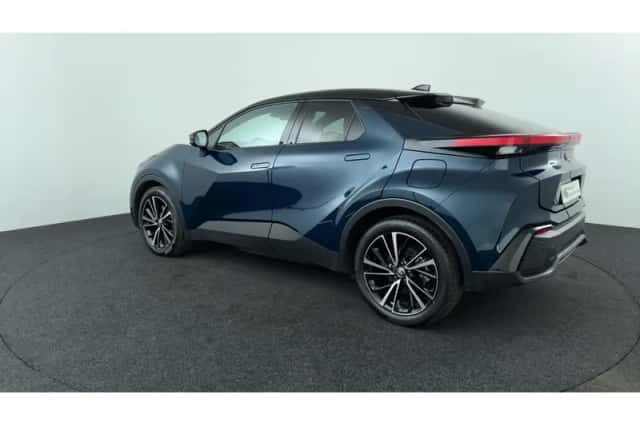 Toyota C-HR (2025) thumbnail 3