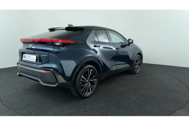 Toyota C-HR (2025) thumbnail 5