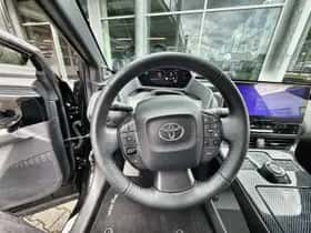 Toyota bZ4X (2023) thumbnail 12