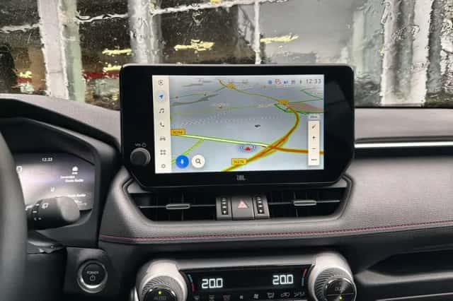 Toyota RAV4 (2025) thumbnail 13