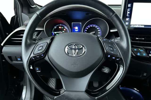 Toyota C-HR (2018) thumbnail 14