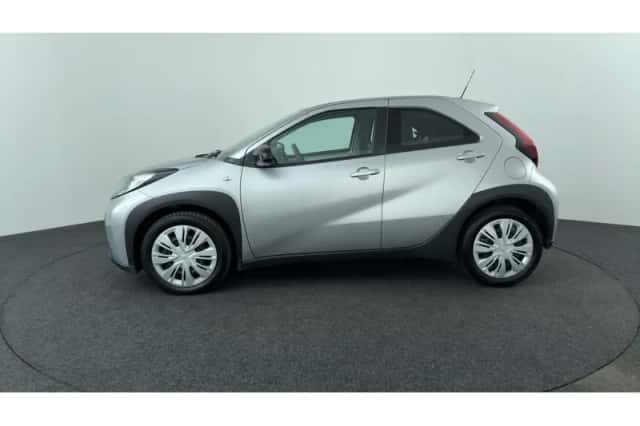 Toyota Aygo X (2022) thumbnail 2