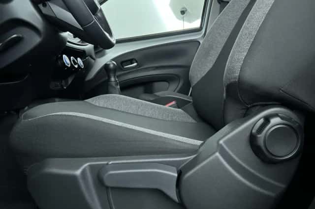 Toyota Aygo X (2022) thumbnail 13