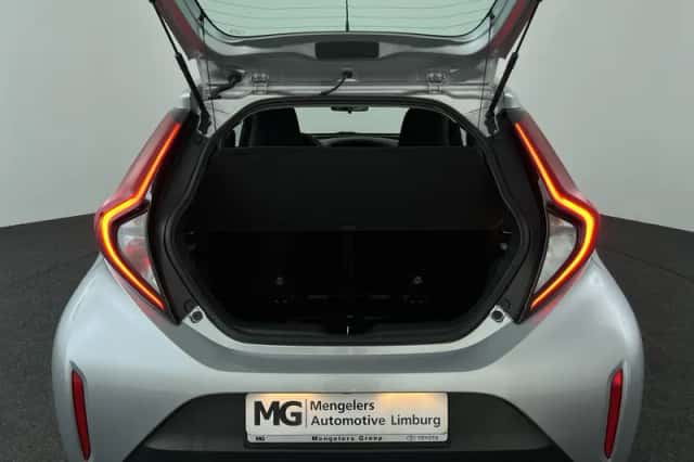 Toyota Aygo X (2022) thumbnail 25