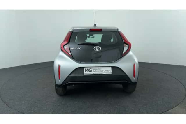 Toyota Aygo X (2022) thumbnail 4