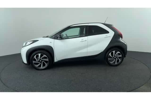 Toyota Aygo X (2024) thumbnail 2
