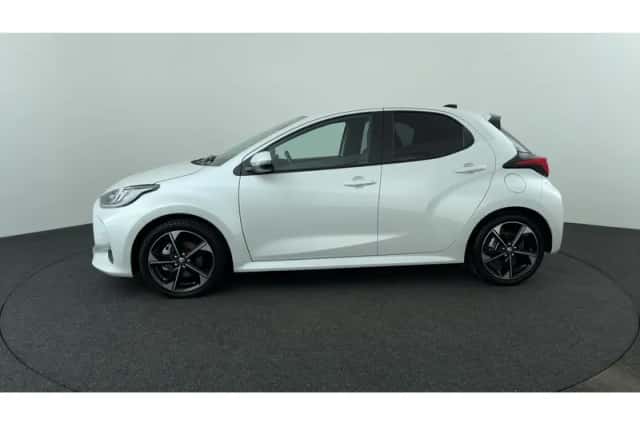 Toyota Yaris (2025) thumbnail 2