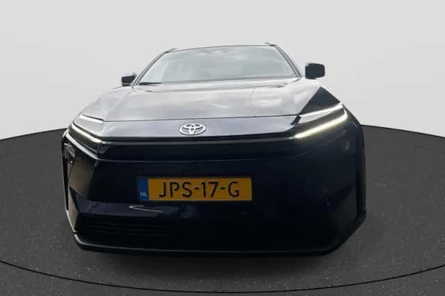 Toyota bZ4X (2026) thumbnail 3