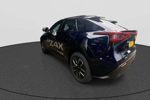 Toyota bZ4X (2026) thumbnail 5