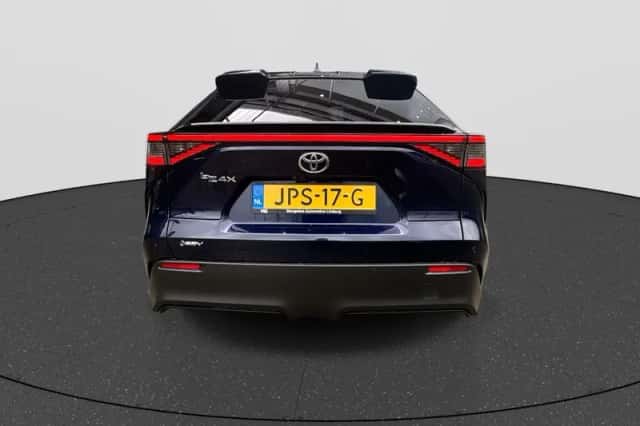 Toyota bZ4X (2026) thumbnail 6