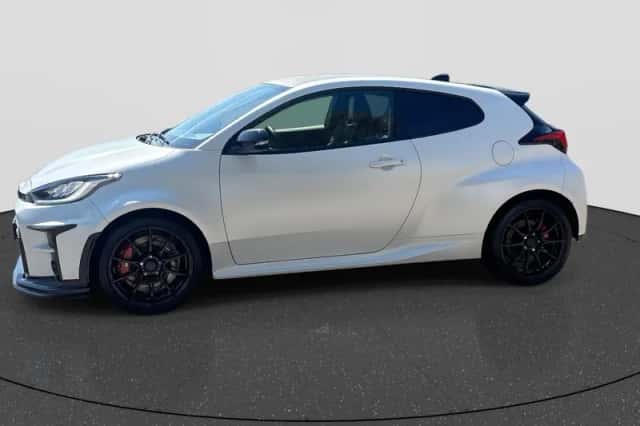 Toyota Yaris (2024) thumbnail 5
