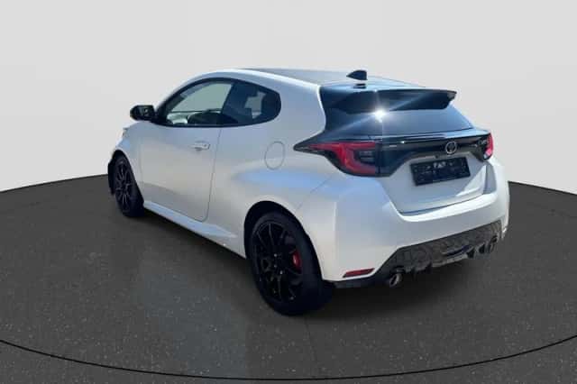 Toyota Yaris (2024) thumbnail 6